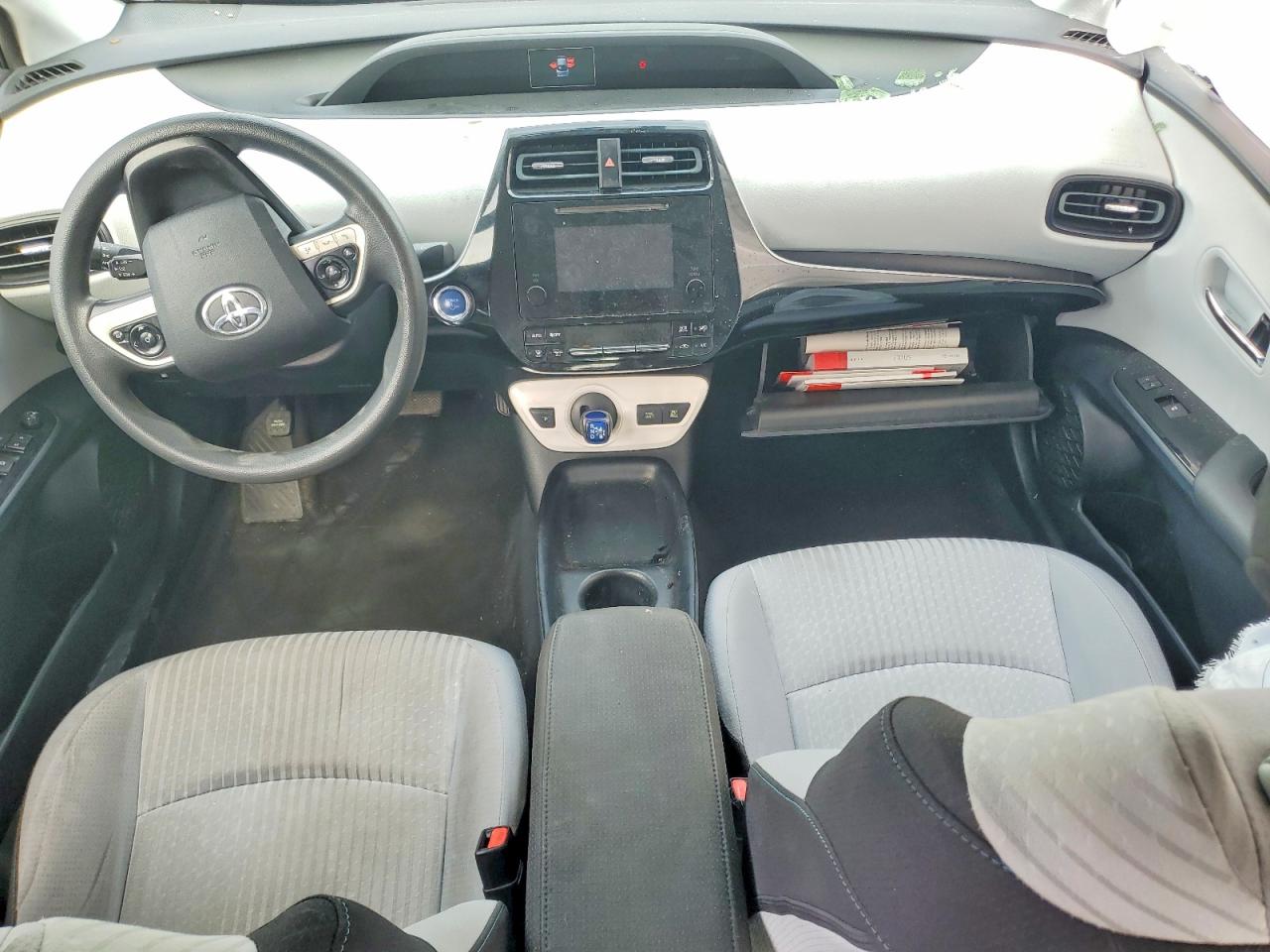 2016 TOYOTA PRIUS photo 8