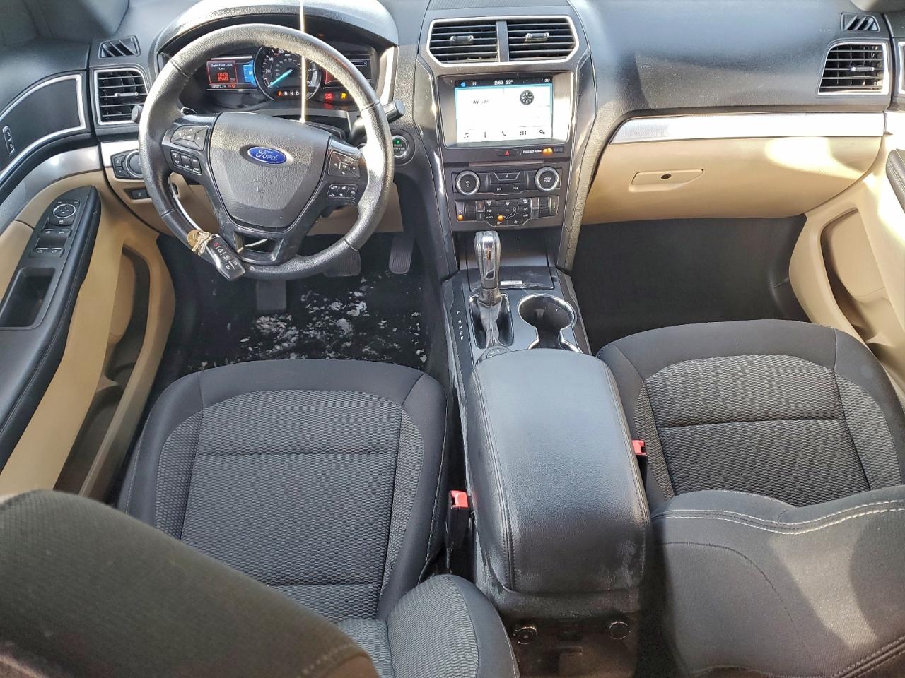 2017 FORD EXPLORER XLT photo 8