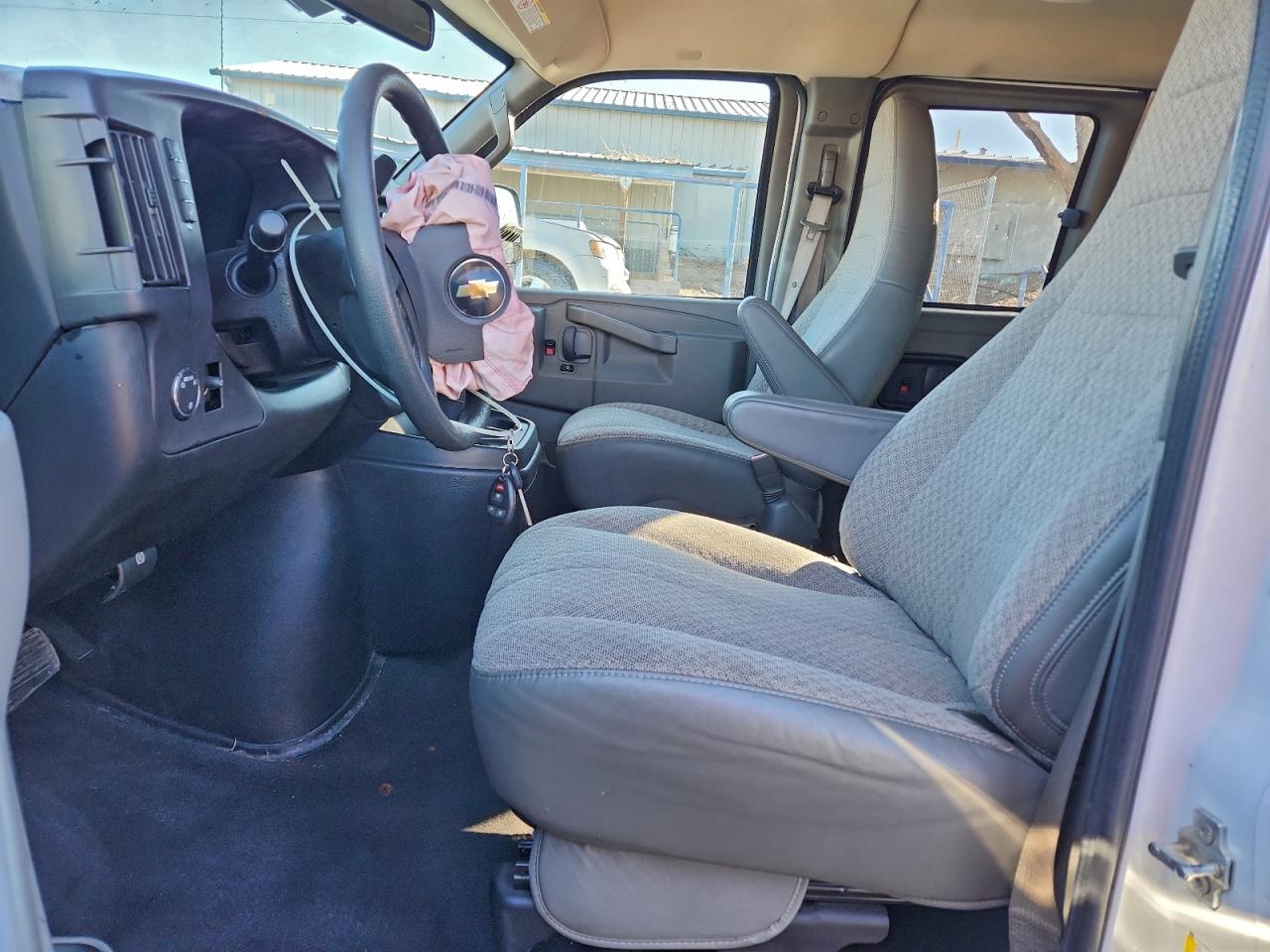 2019 CHEVROLET EXPRESS G3500 LT photo 7