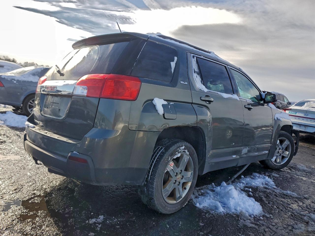 2013 GMC TERRAIN SLE photo 3