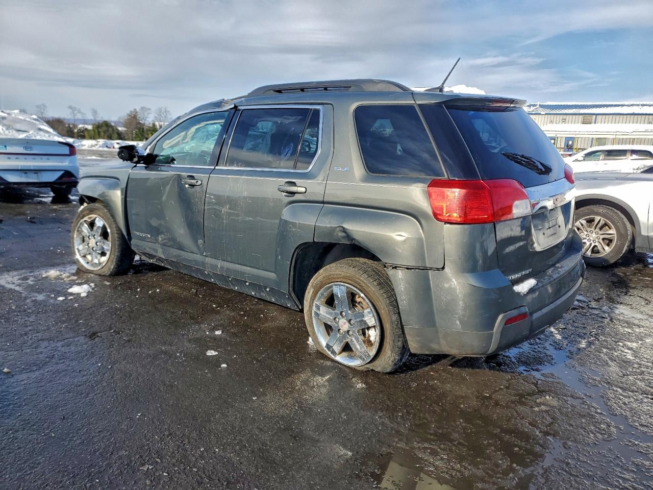2013 GMC TERRAIN SLE photo 2