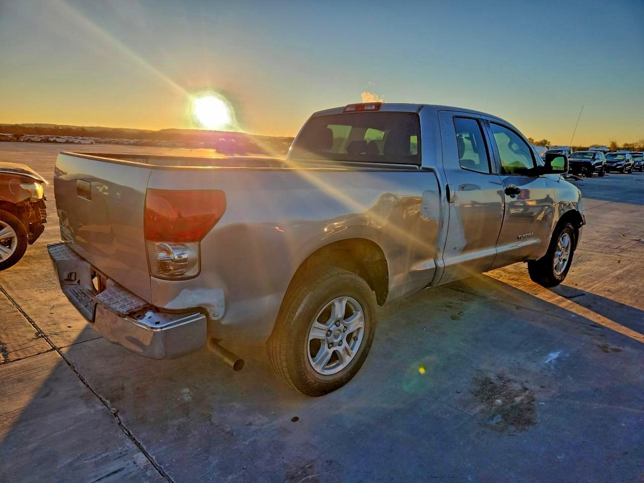 2008 TOYOTA TUNDRA photo 3