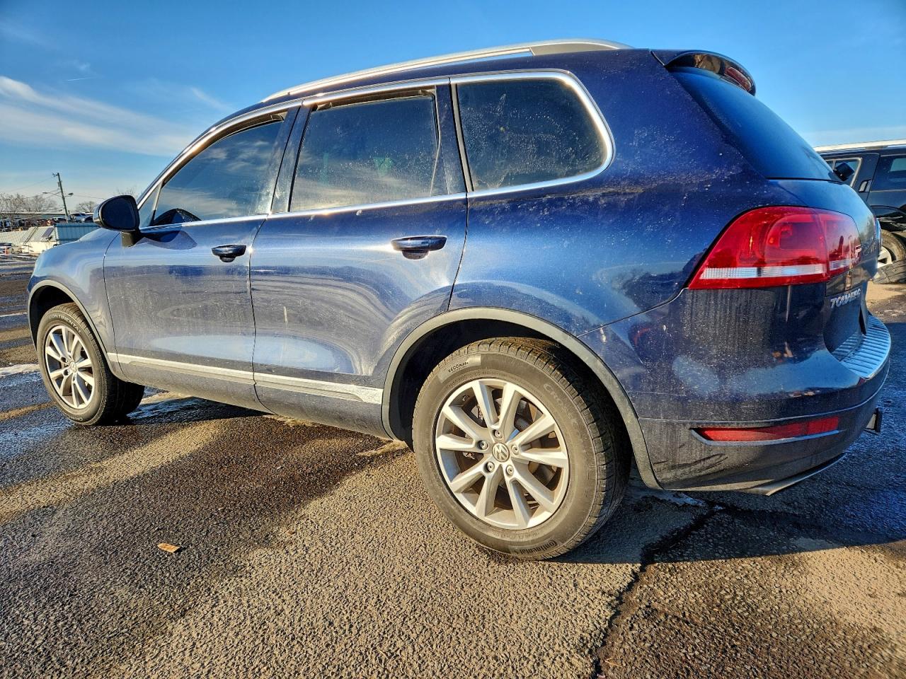 2014 VOLKSWAGEN TOUAREG V6 photo 2