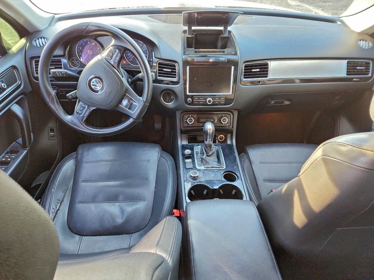 2014 VOLKSWAGEN TOUAREG V6 photo 8