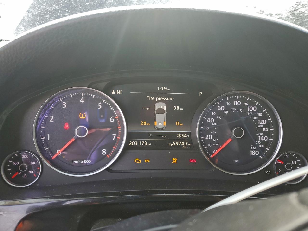 2014 VOLKSWAGEN TOUAREG V6 photo 9