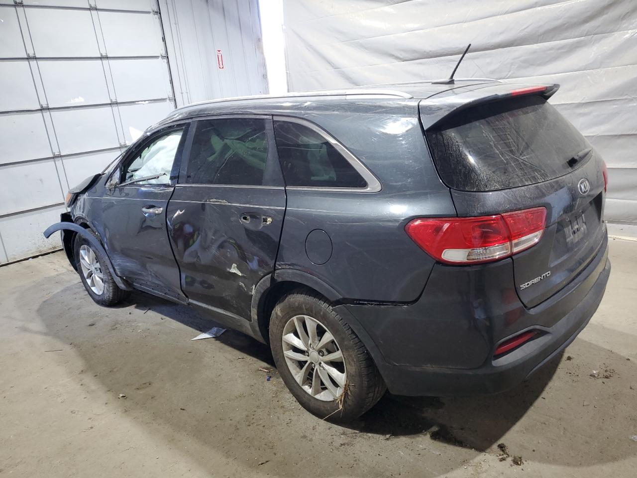 2016 KIA SORENTO LX photo 3