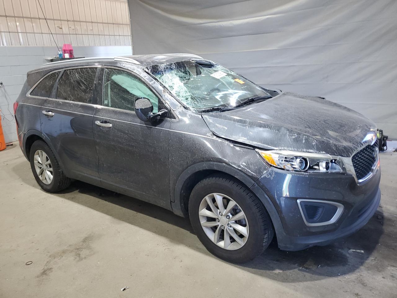 2016 KIA SORENTO LX photo 7