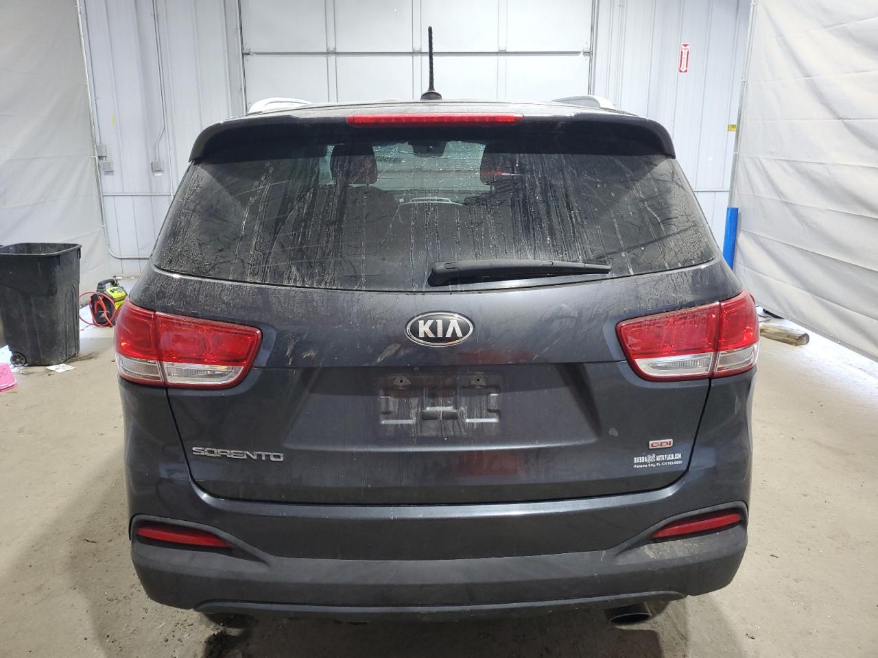 2016 KIA SORENTO LX photo 11