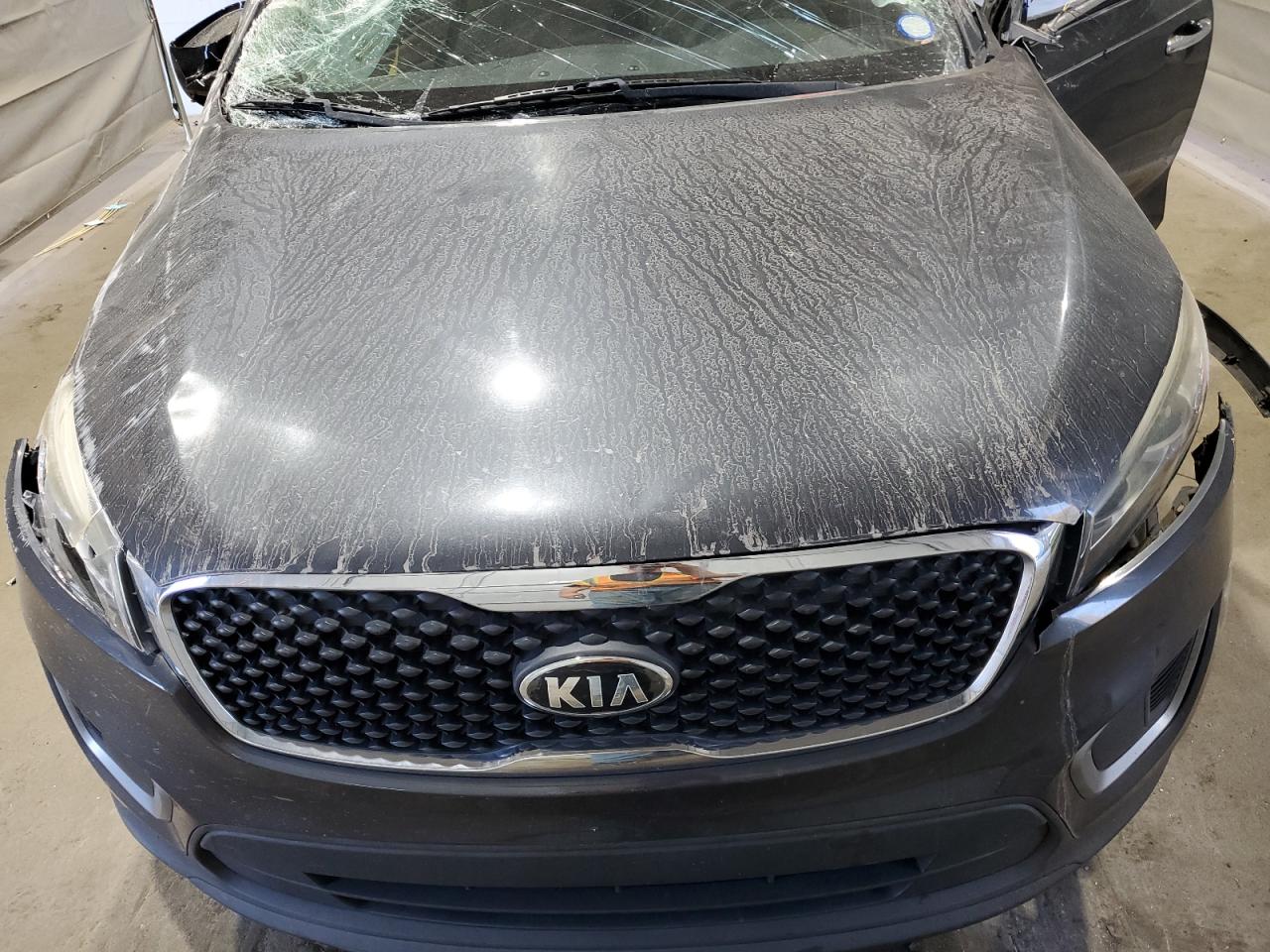 2016 KIA SORENTO LX photo 21