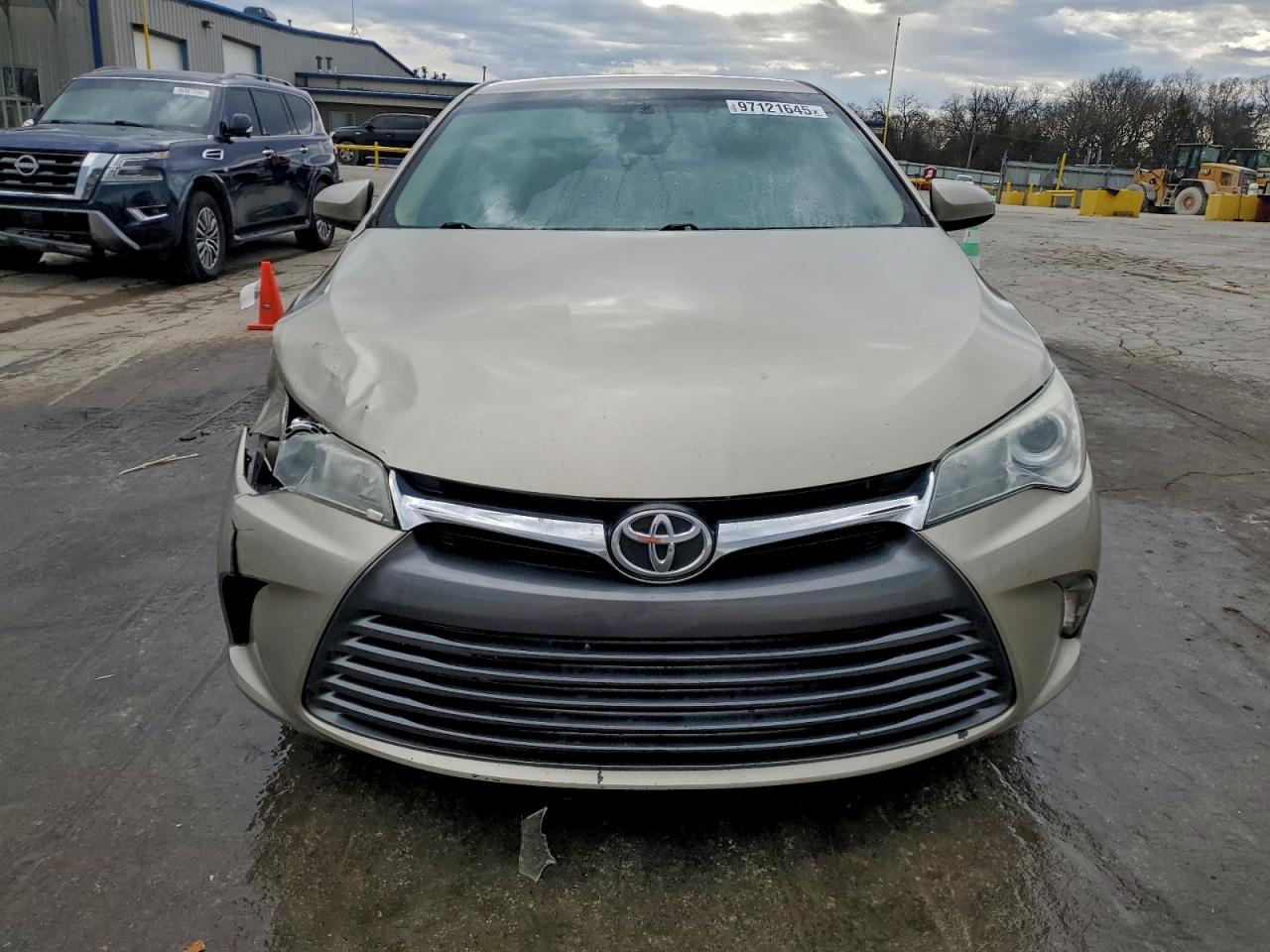2015 TOYOTA CAMRY LE photo 5