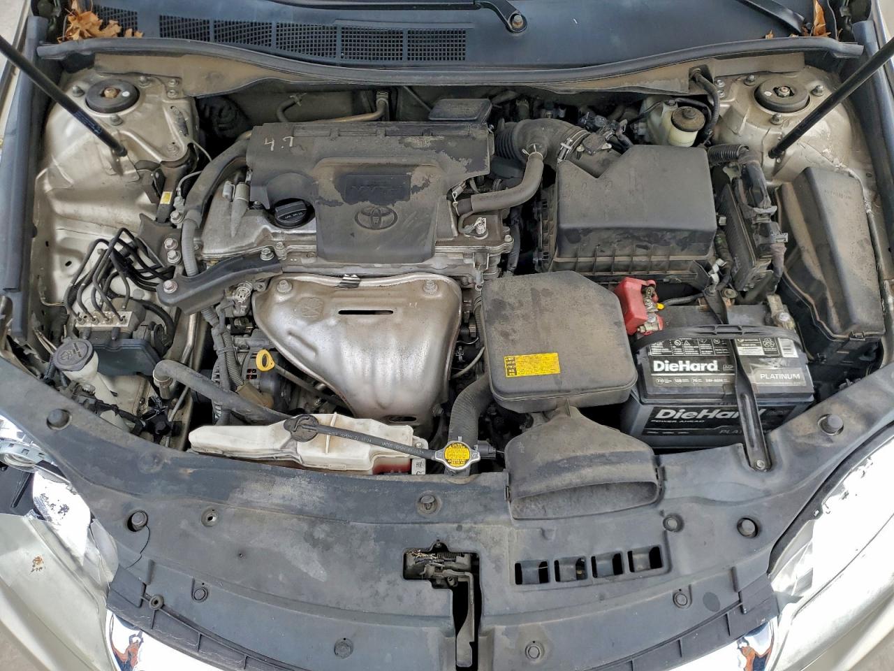 2015 TOYOTA CAMRY LE photo 11