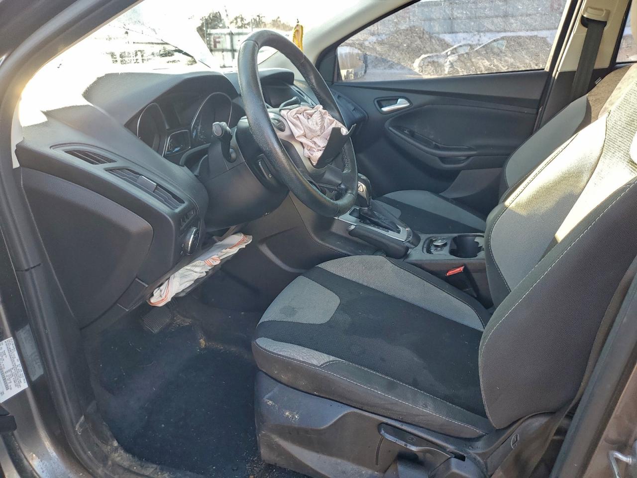 2014 FORD FOCUS SE photo 7
