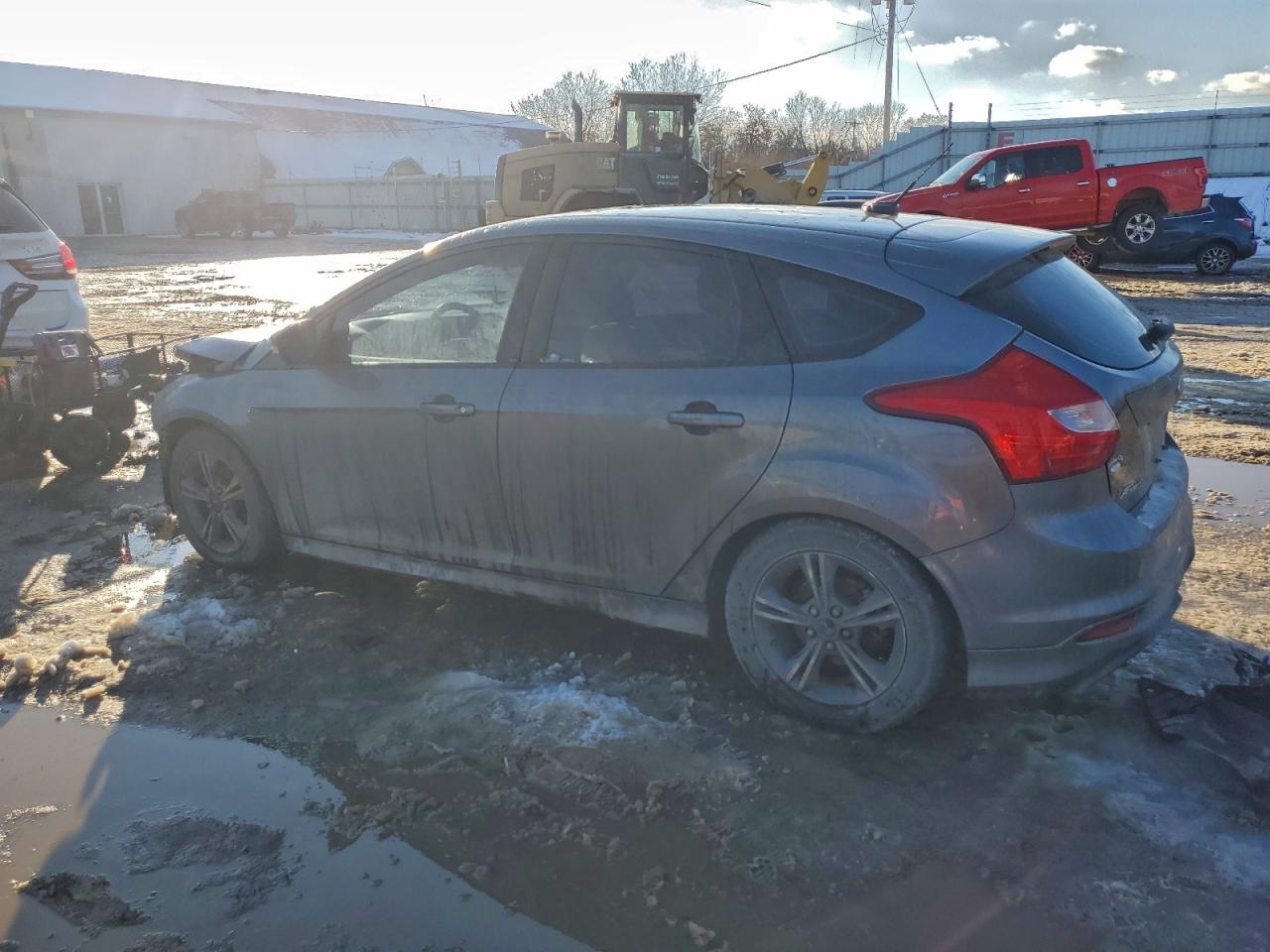 2014 FORD FOCUS SE photo 2
