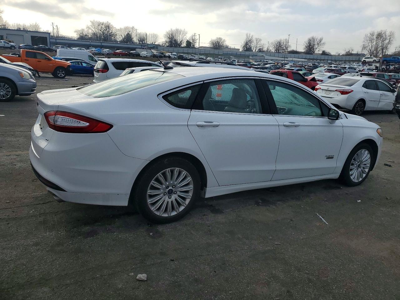 2016 FORD FUSION SE PHEV photo 5