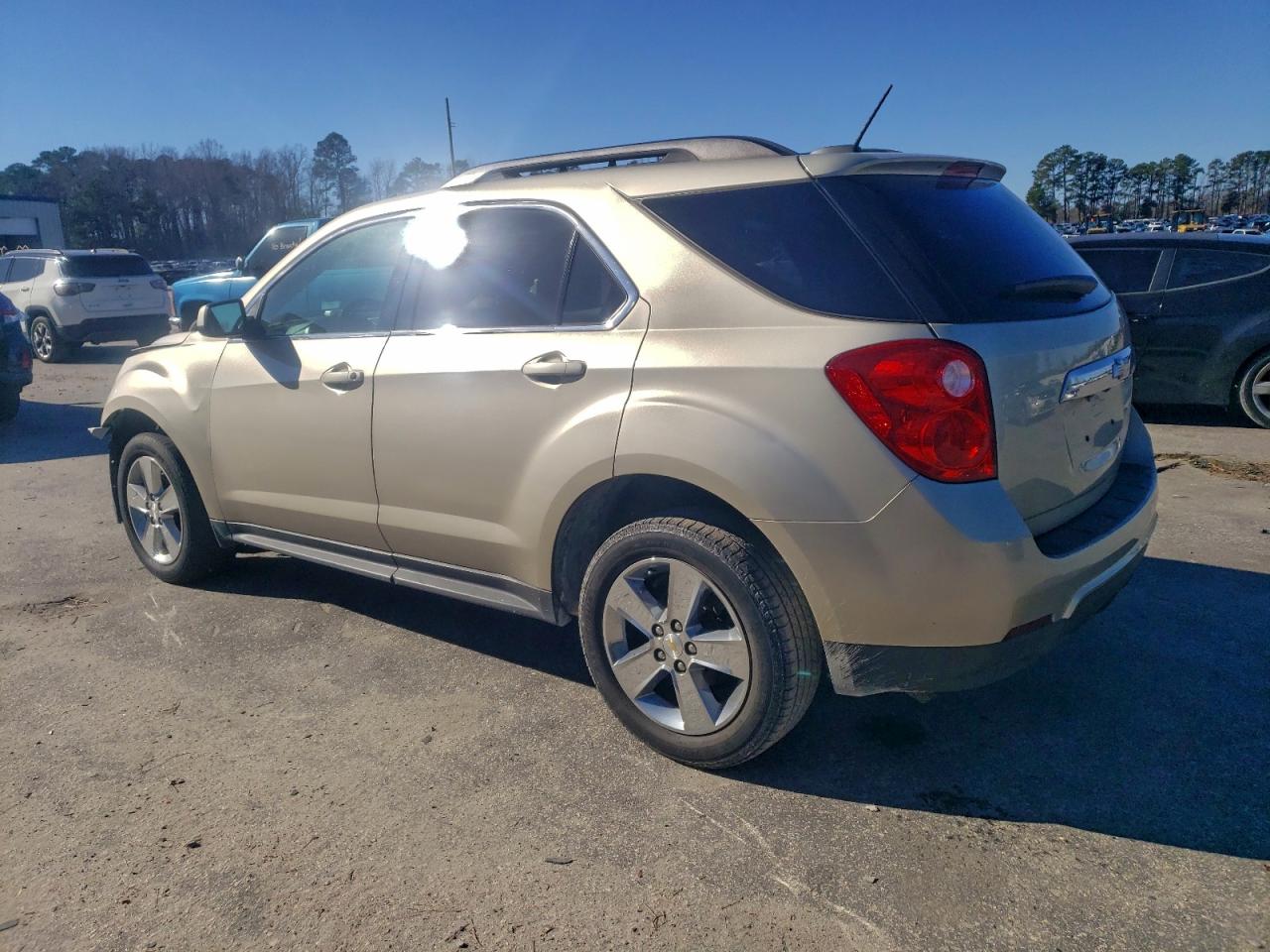 2015 CHEVROLET EQUINOX LT photo 3