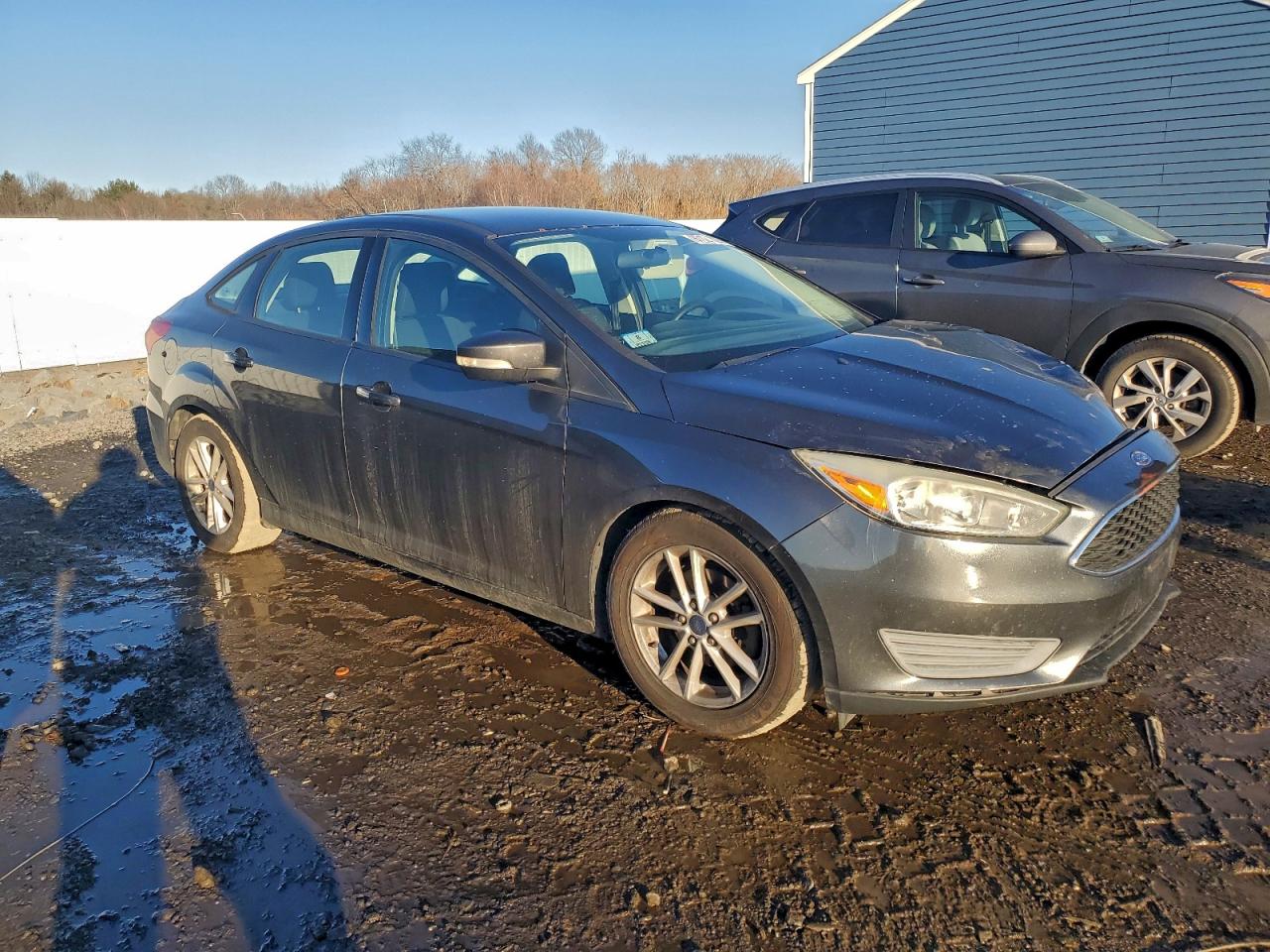 2017 FORD FOCUS SE photo 10