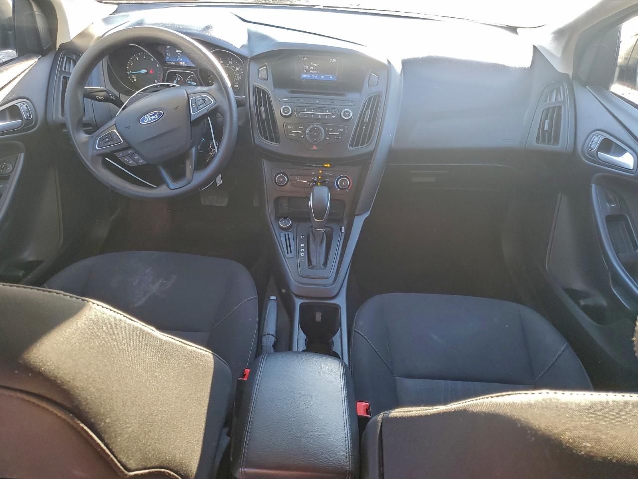 2017 FORD FOCUS SE photo 22