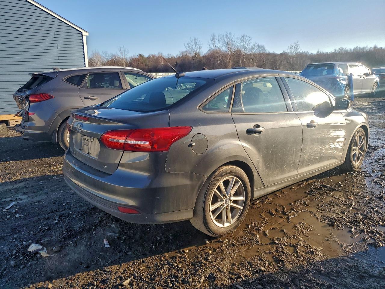 2017 FORD FOCUS SE photo 7