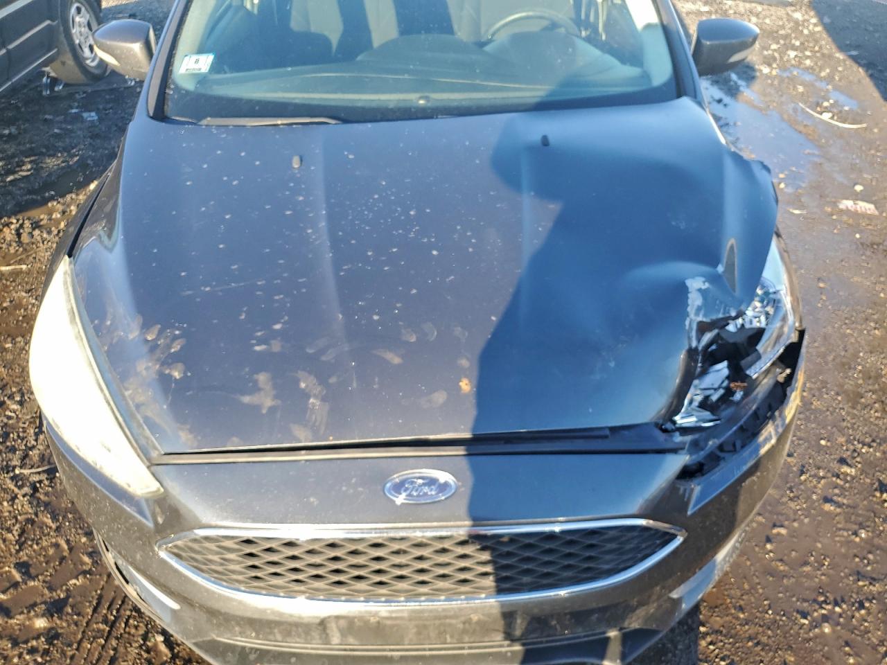 2017 FORD FOCUS SE photo 31