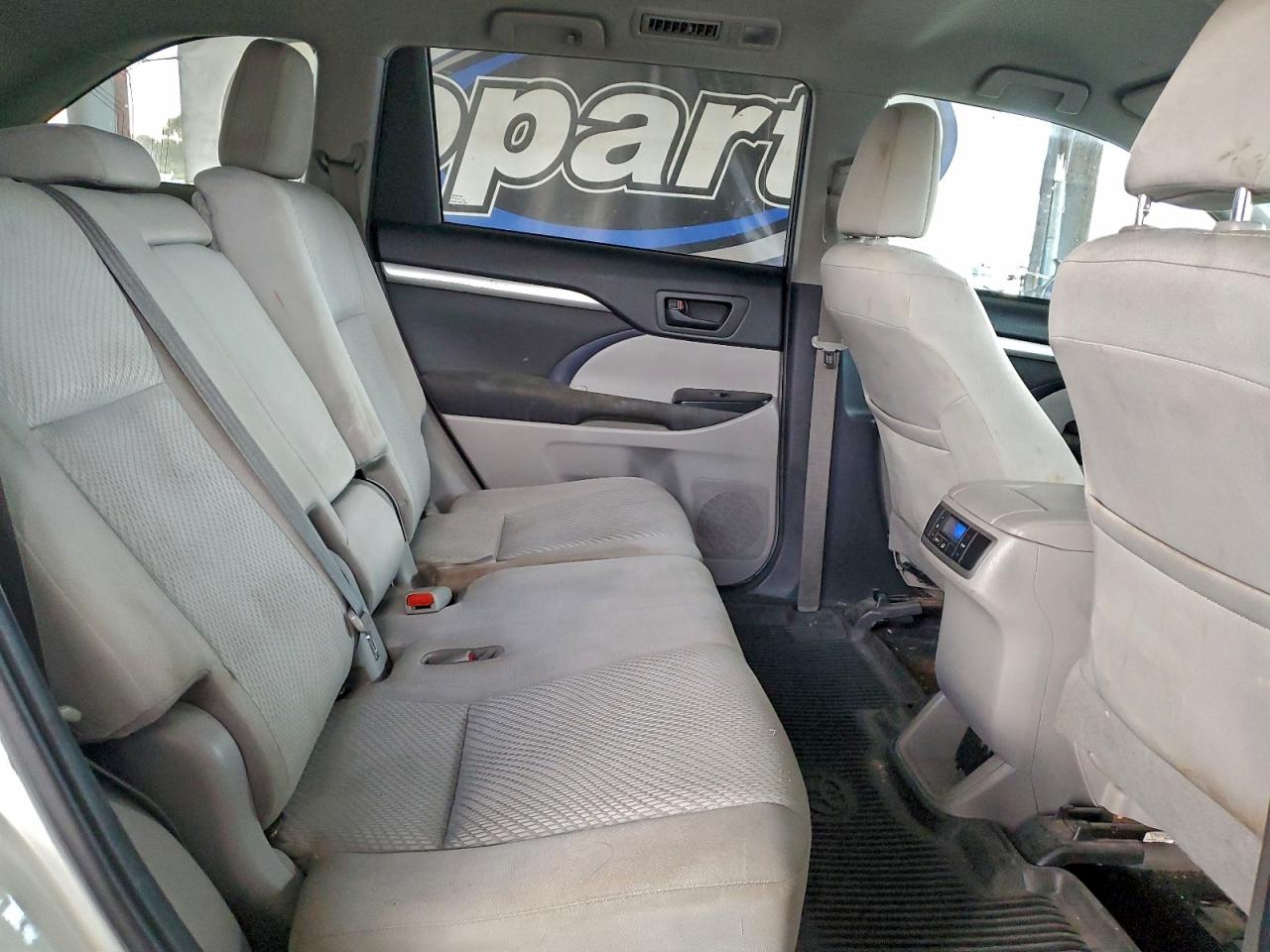 2019 TOYOTA HIGHLANDER LE photo 11