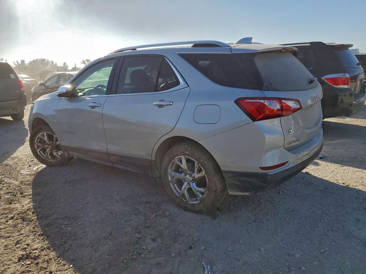 2020 CHEVROLET EQUINOX PREMIER photo 3