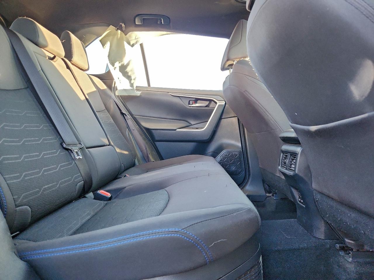 2022 TOYOTA RAV4 SE photo 19