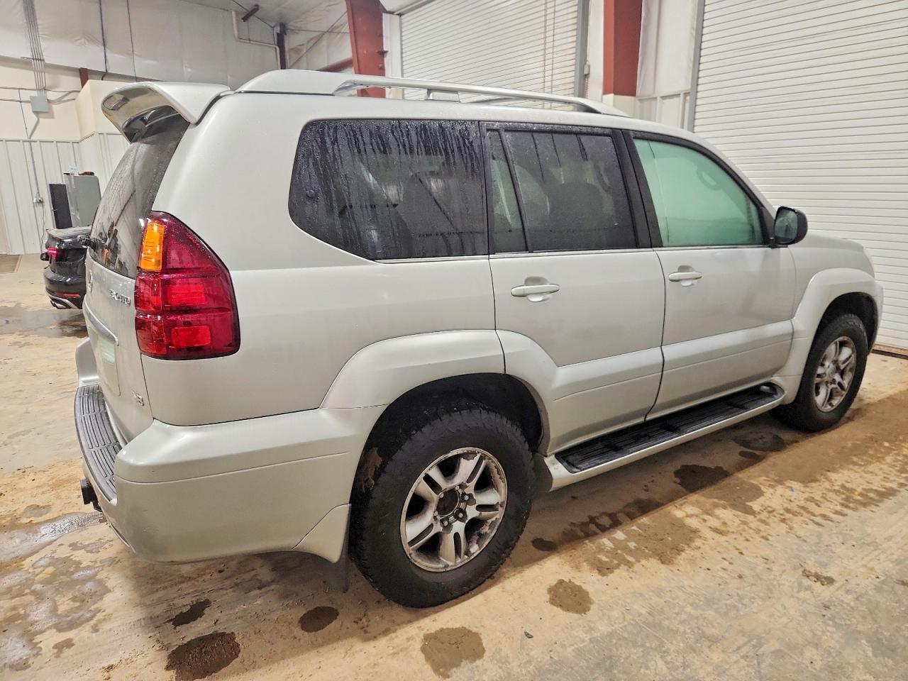 2004 LEXUS GX 470 photo 3