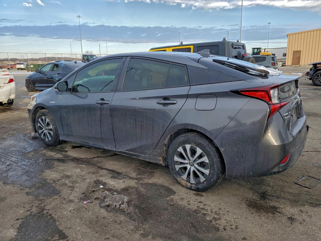 2019 TOYOTA PRIUS photo 3
