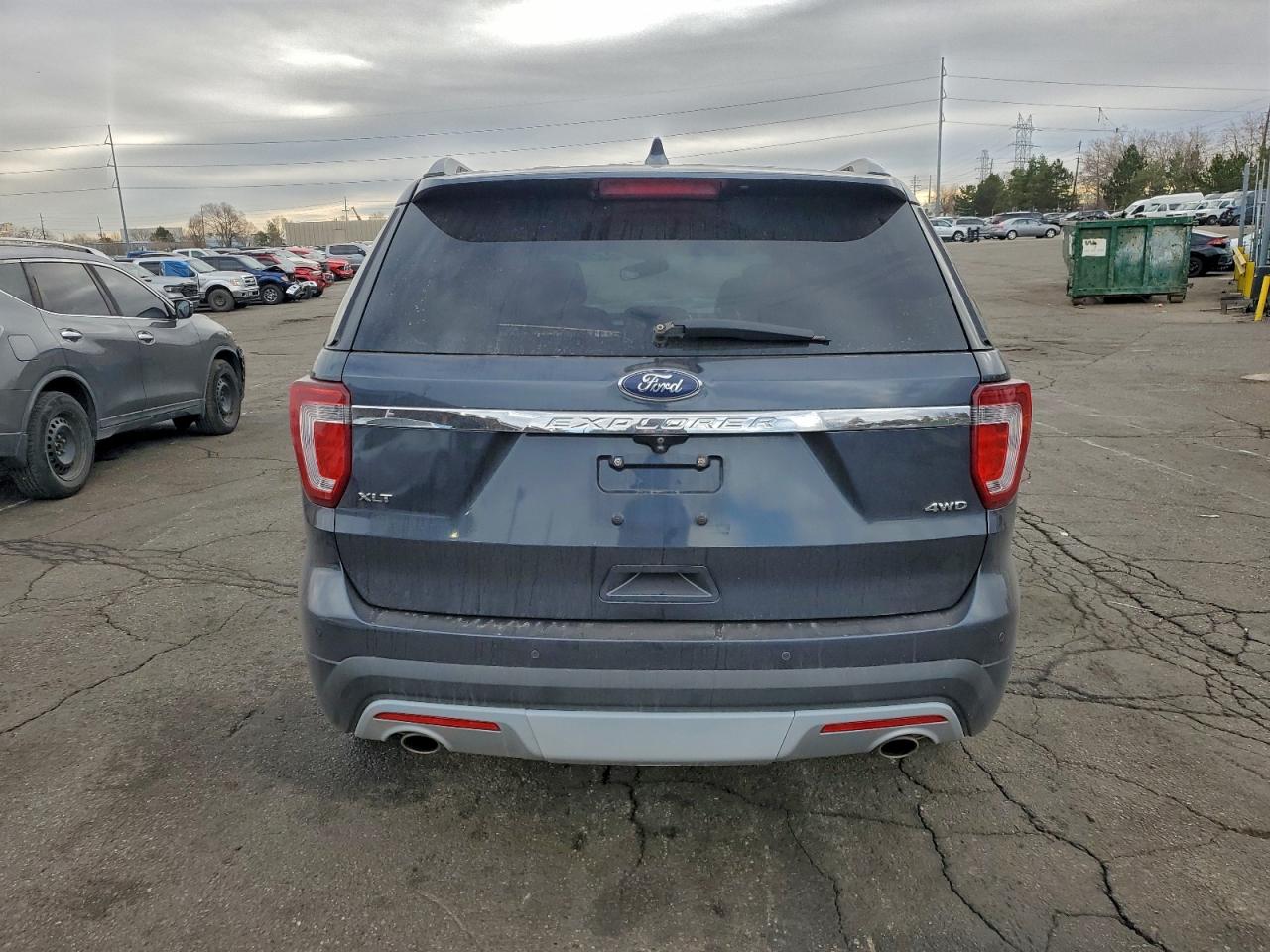 2017 FORD EXPLORER XLT photo 6