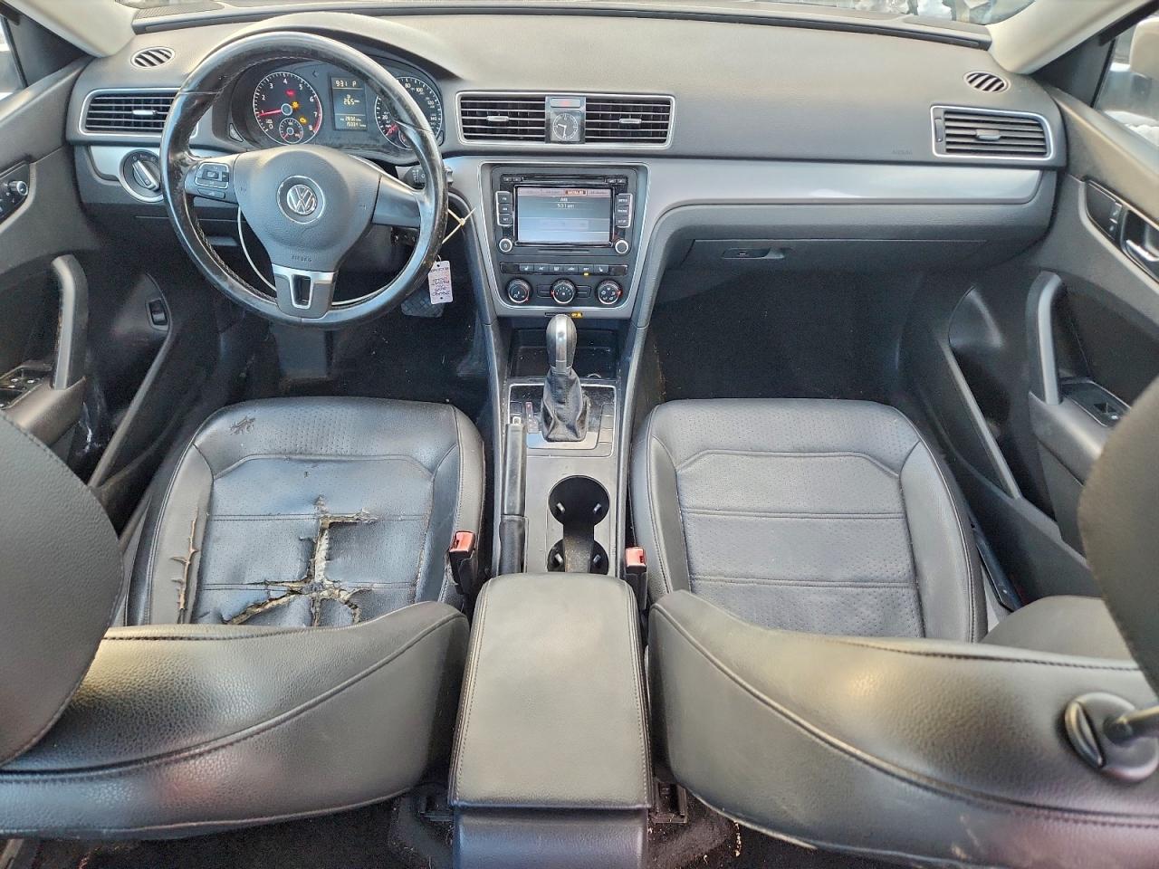 2015 VOLKSWAGEN PASSAT S photo 15