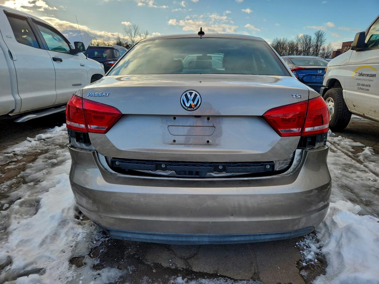 2015 VOLKSWAGEN PASSAT S photo 11