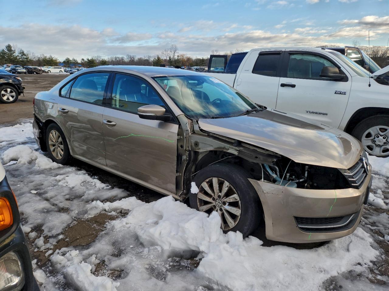 2015 VOLKSWAGEN PASSAT S photo 7