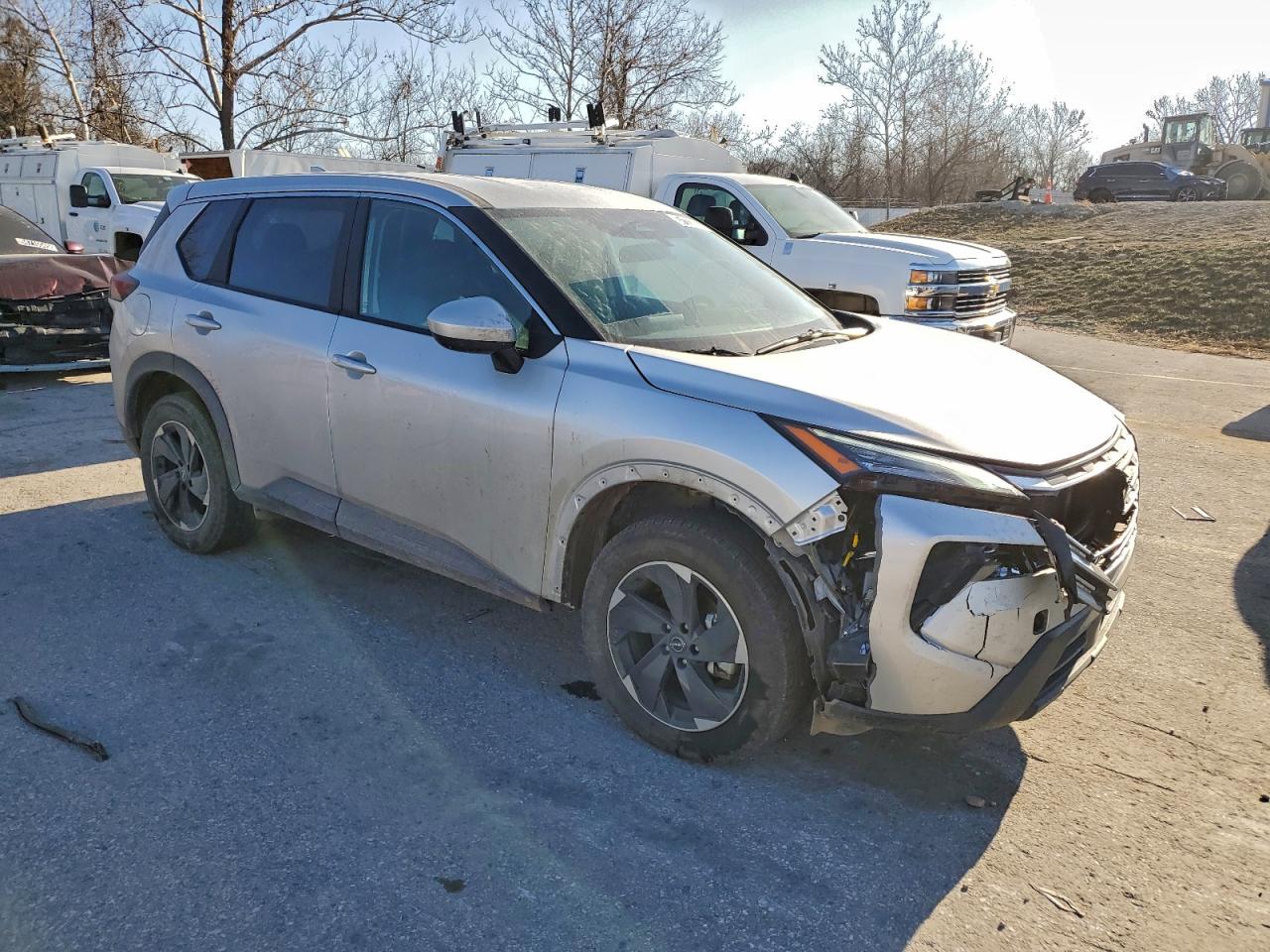 2025 NISSAN ROGUE SV photo 4