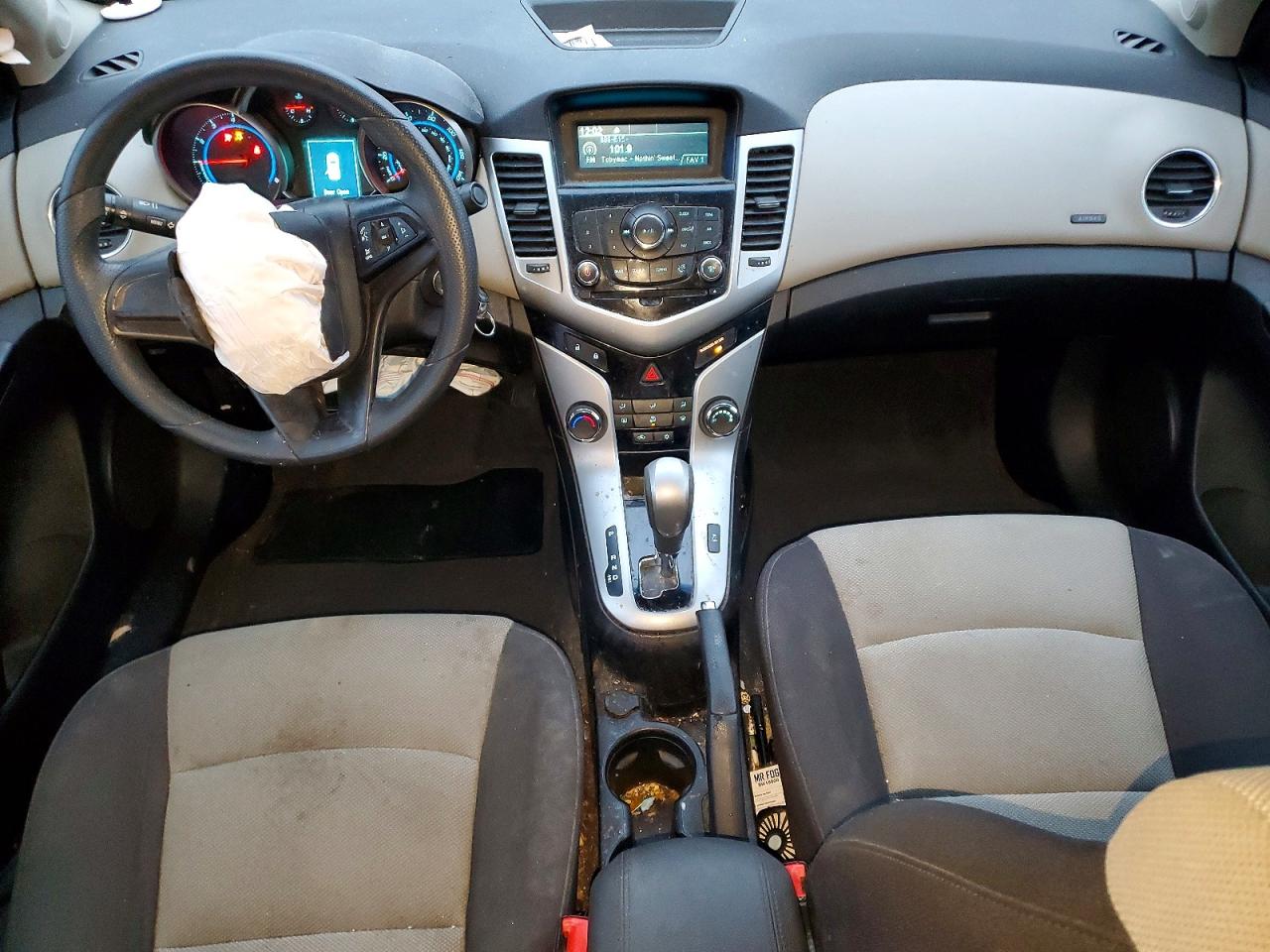 2014 CHEVROLET CRUZE LS photo 8