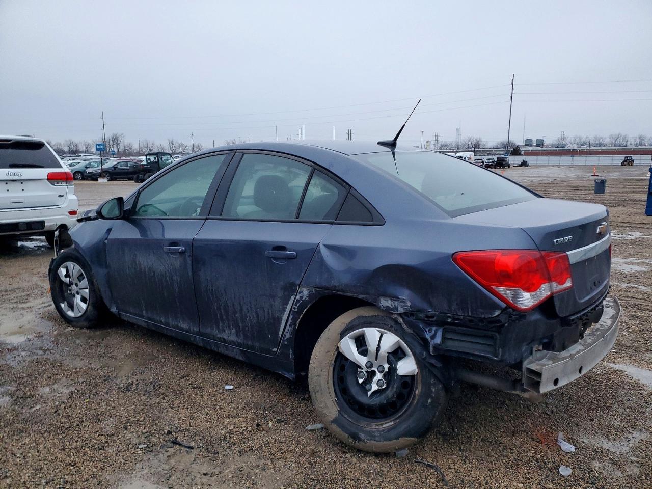 2014 CHEVROLET CRUZE LS photo 2