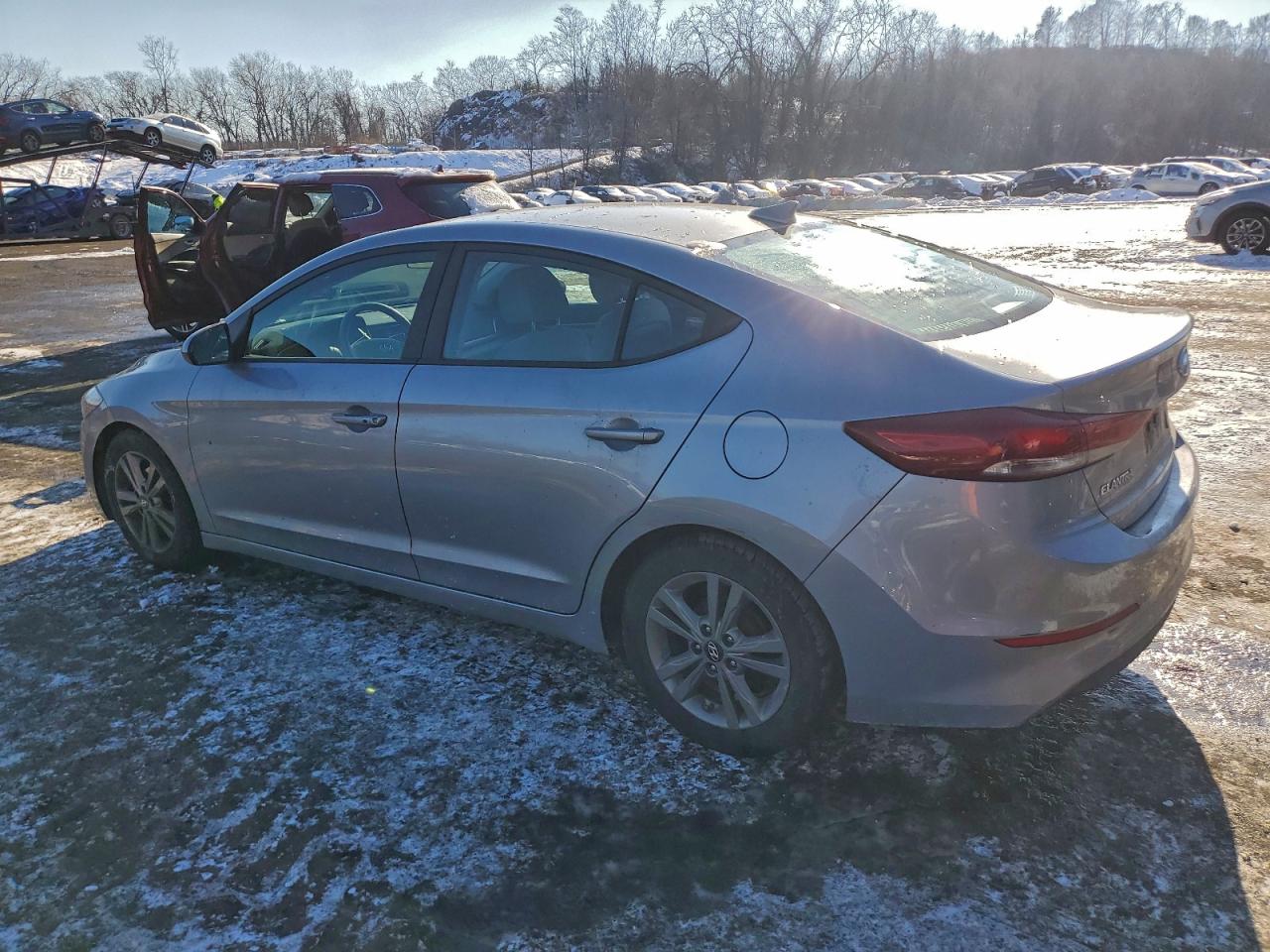 2017 HYUNDAI ELANTRA SE photo 2