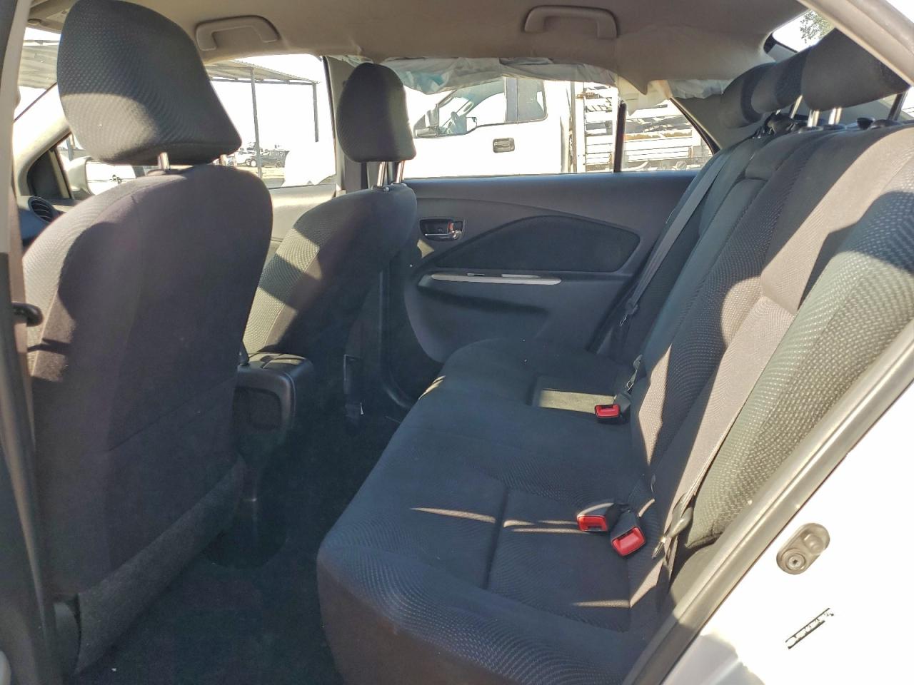 2010 TOYOTA YARIS photo 10