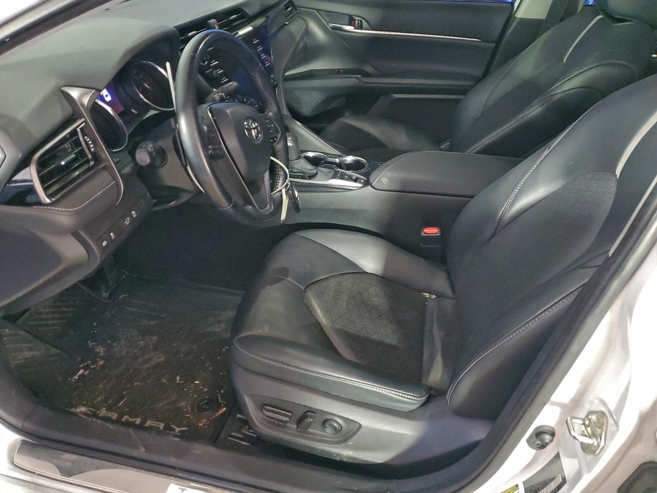 2020 TOYOTA CAMRY XSE photo 7