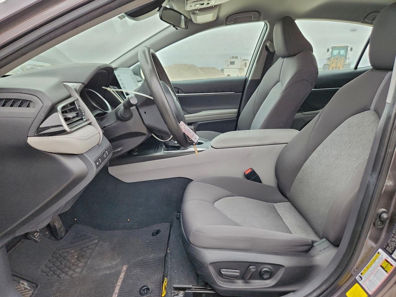 2022 TOYOTA CAMRY LE photo 7