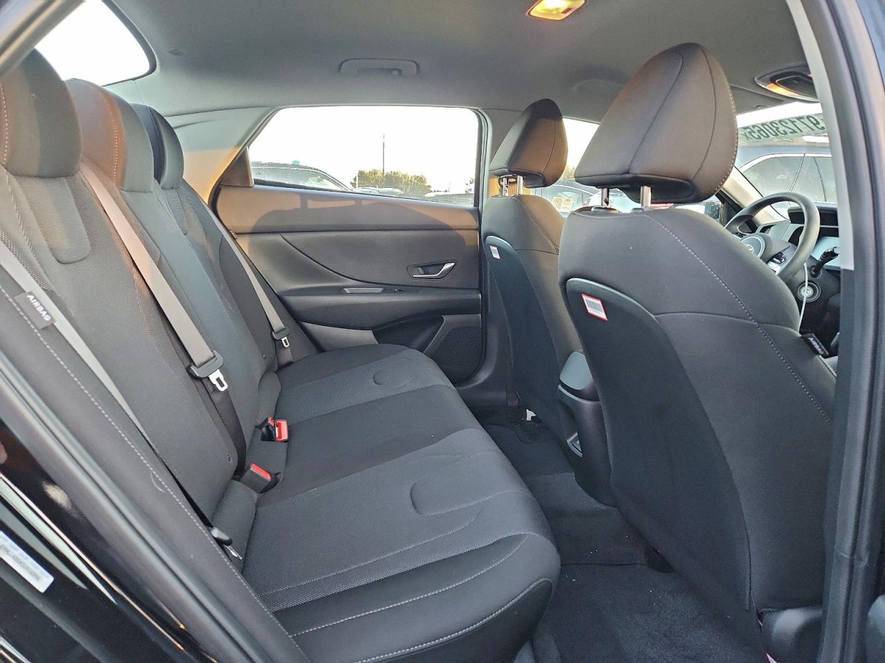 2025 HYUNDAI ELANTRA SE photo 10