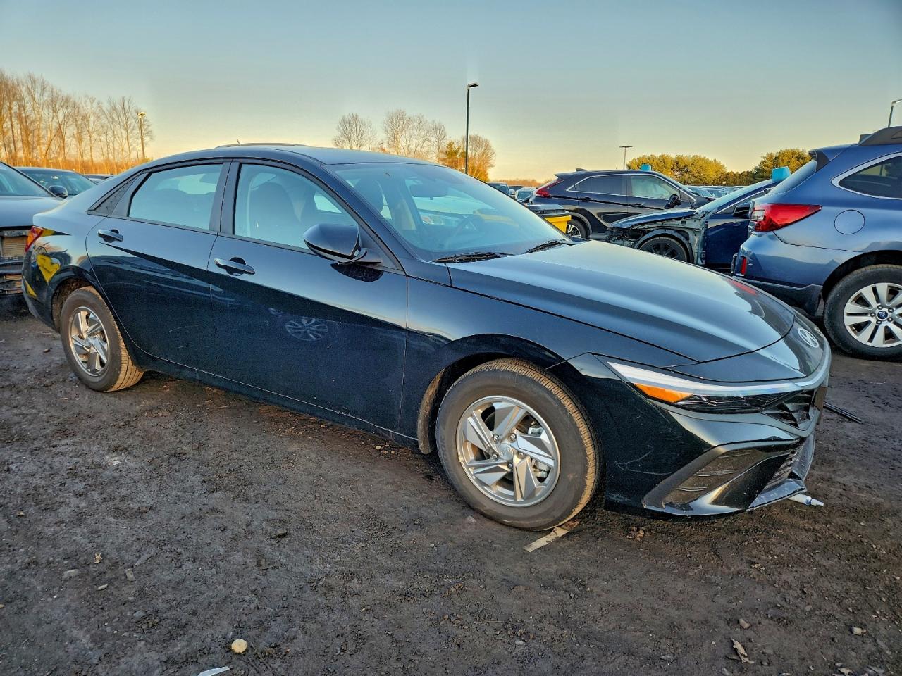 2025 HYUNDAI ELANTRA SE photo 4