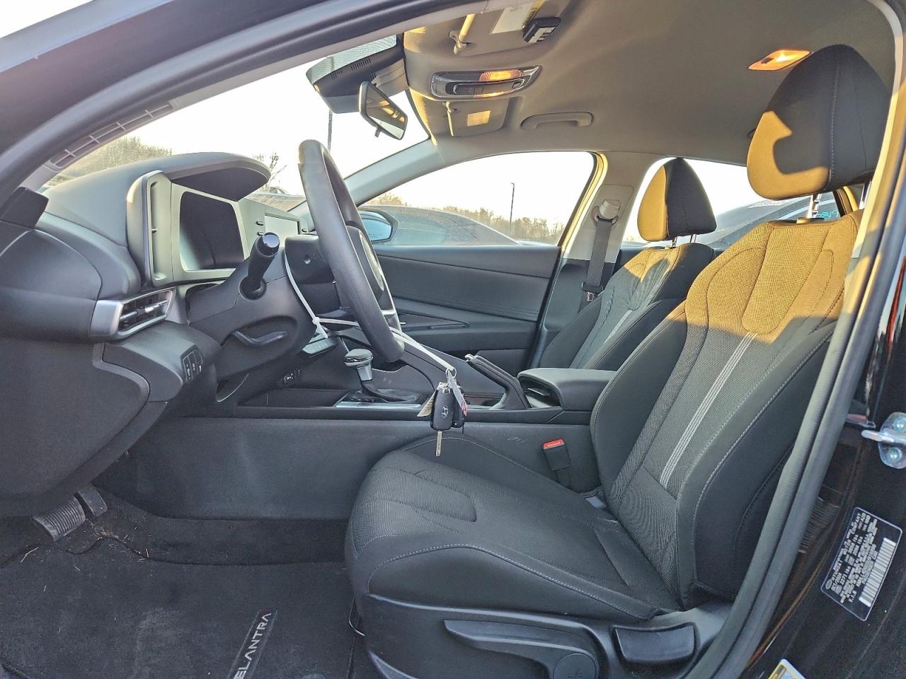 2025 HYUNDAI ELANTRA SE photo 7