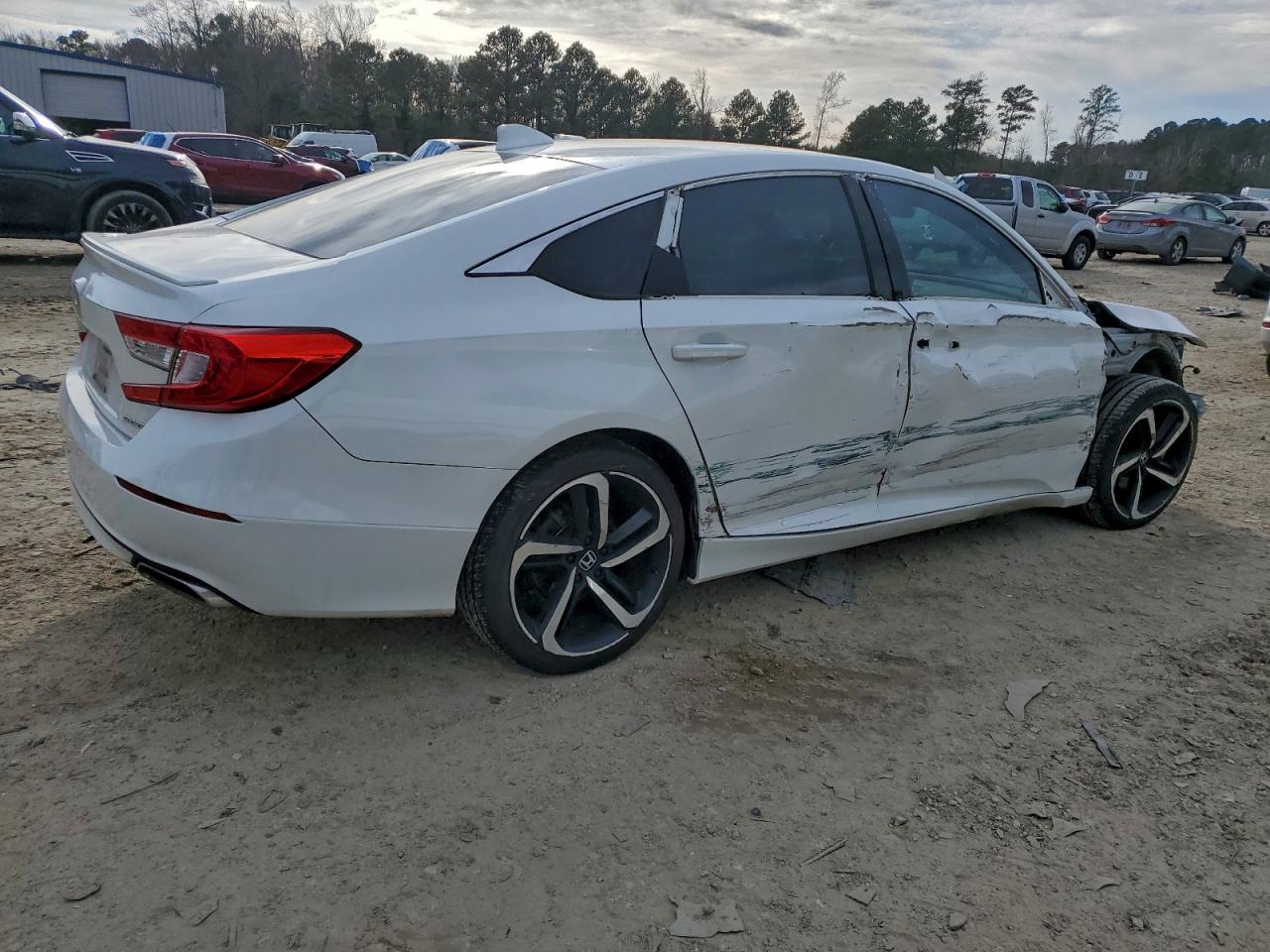 2018 HONDA ACCORD SPORT photo 3