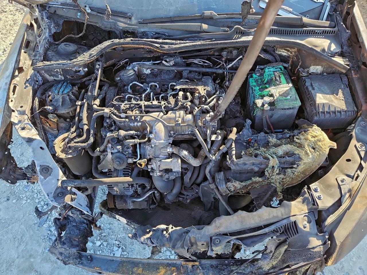 2014 VOLKSWAGEN JETTA TDI photo 31