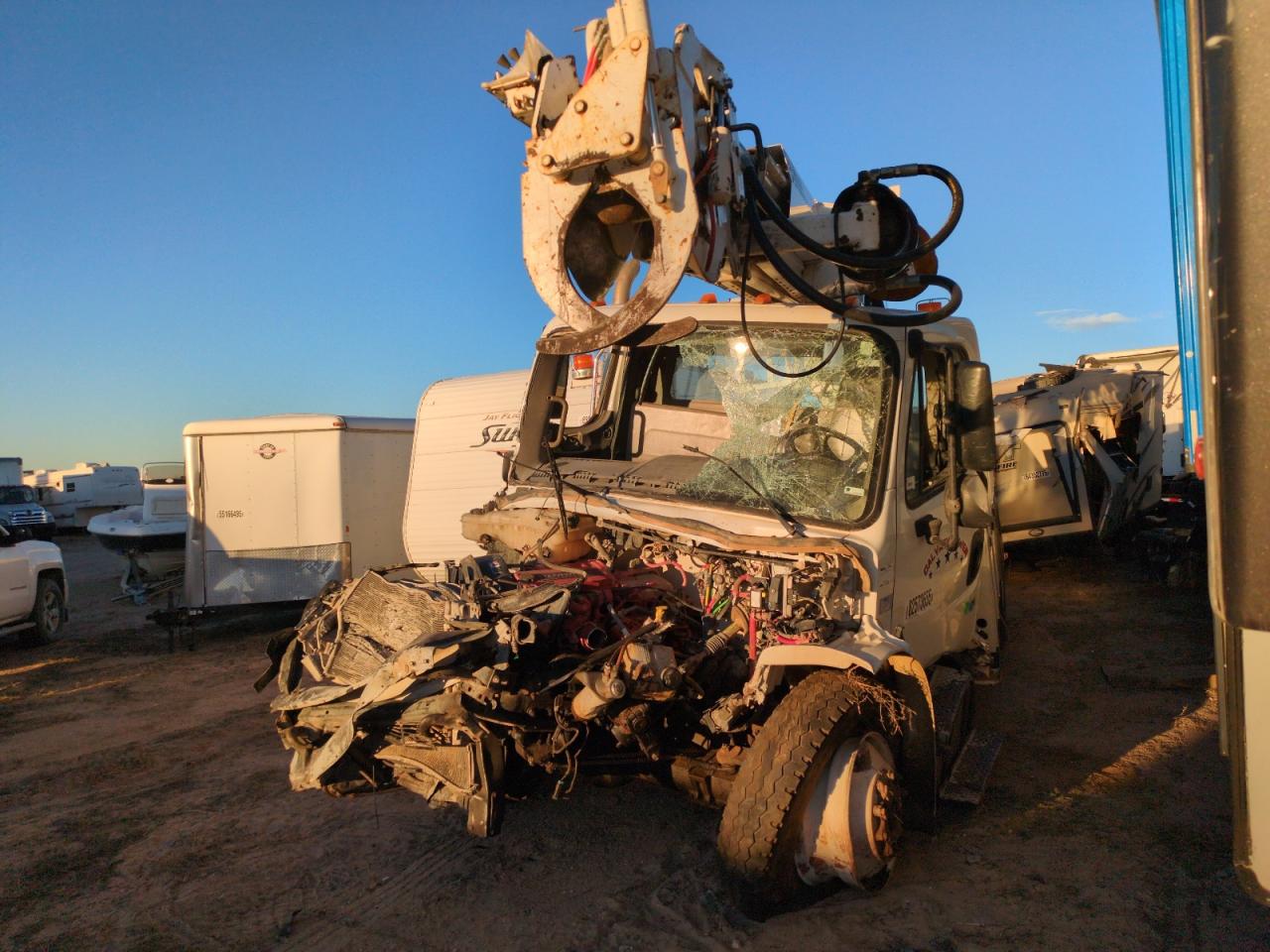 2016 FREIGHTLINER M2 106 MEDIUM DUTY photo 3