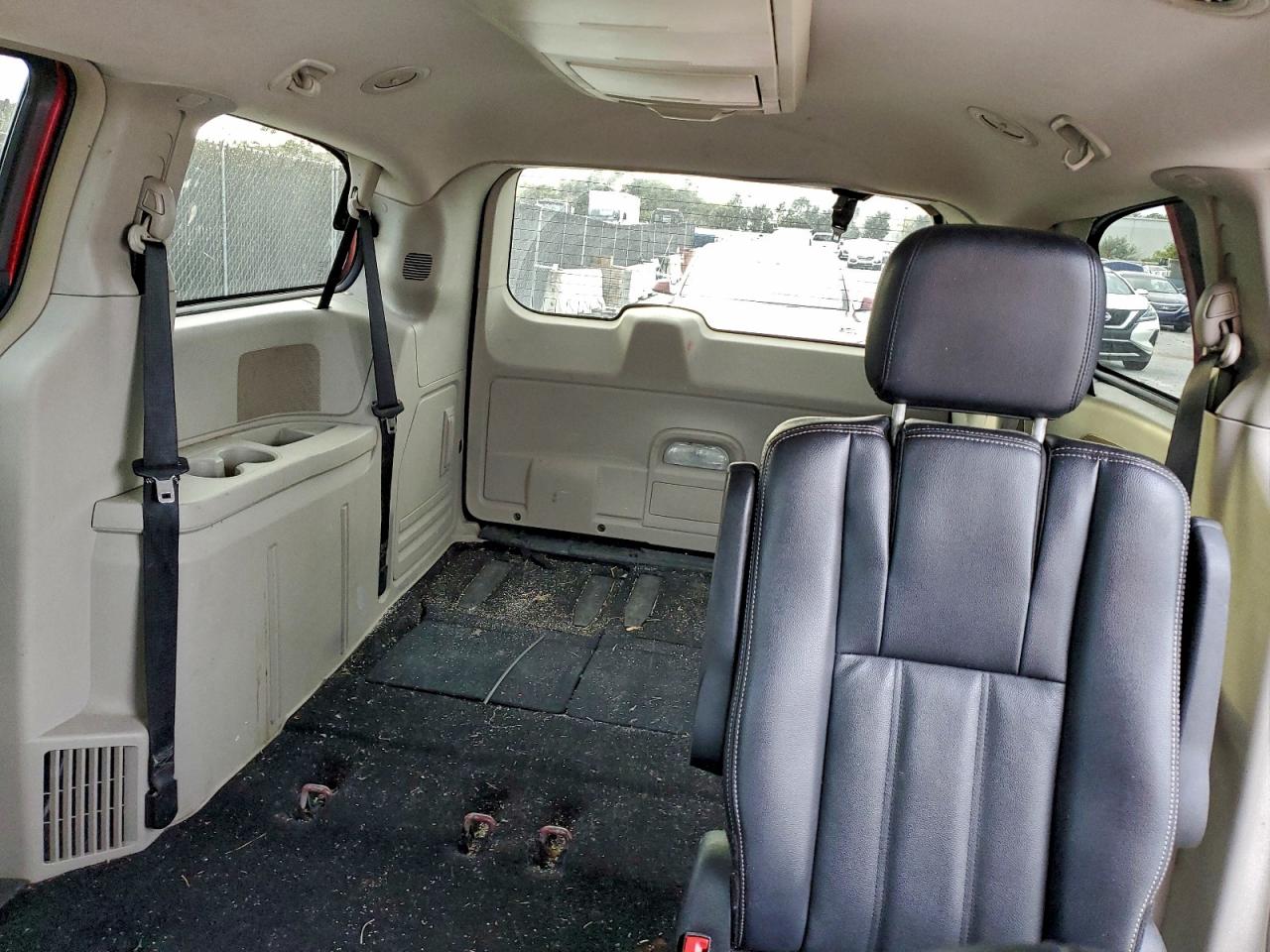 2013 CHRYSLER TOWN & COUNTRY TOURING photo 10
