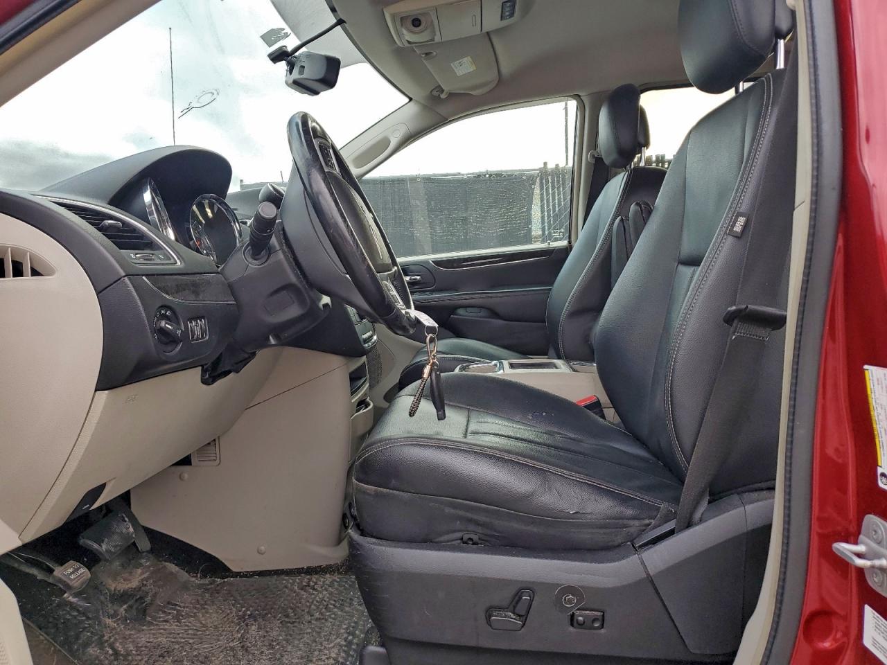 2013 CHRYSLER TOWN & COUNTRY TOURING photo 7