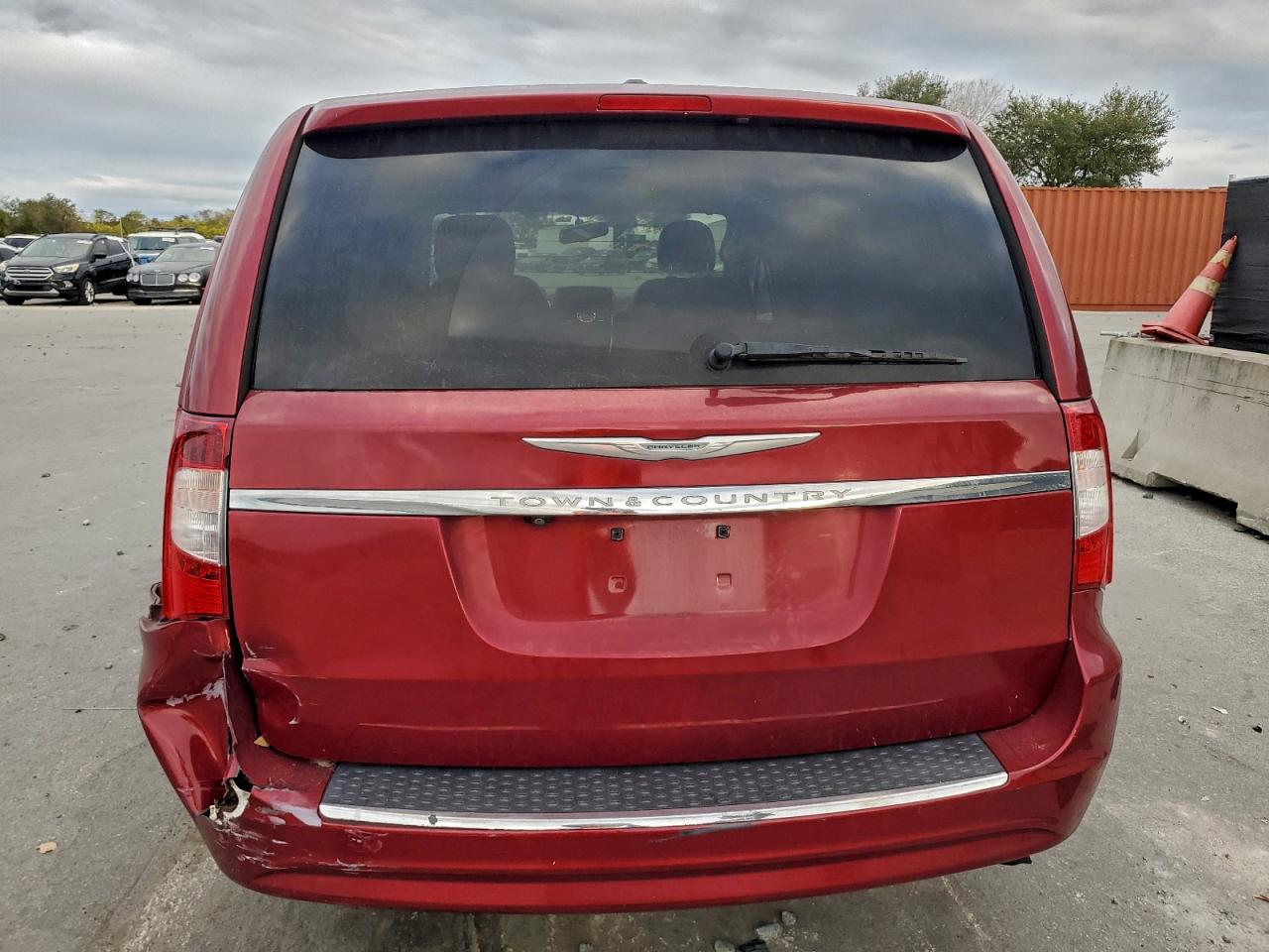 2013 CHRYSLER TOWN & COUNTRY TOURING photo 6