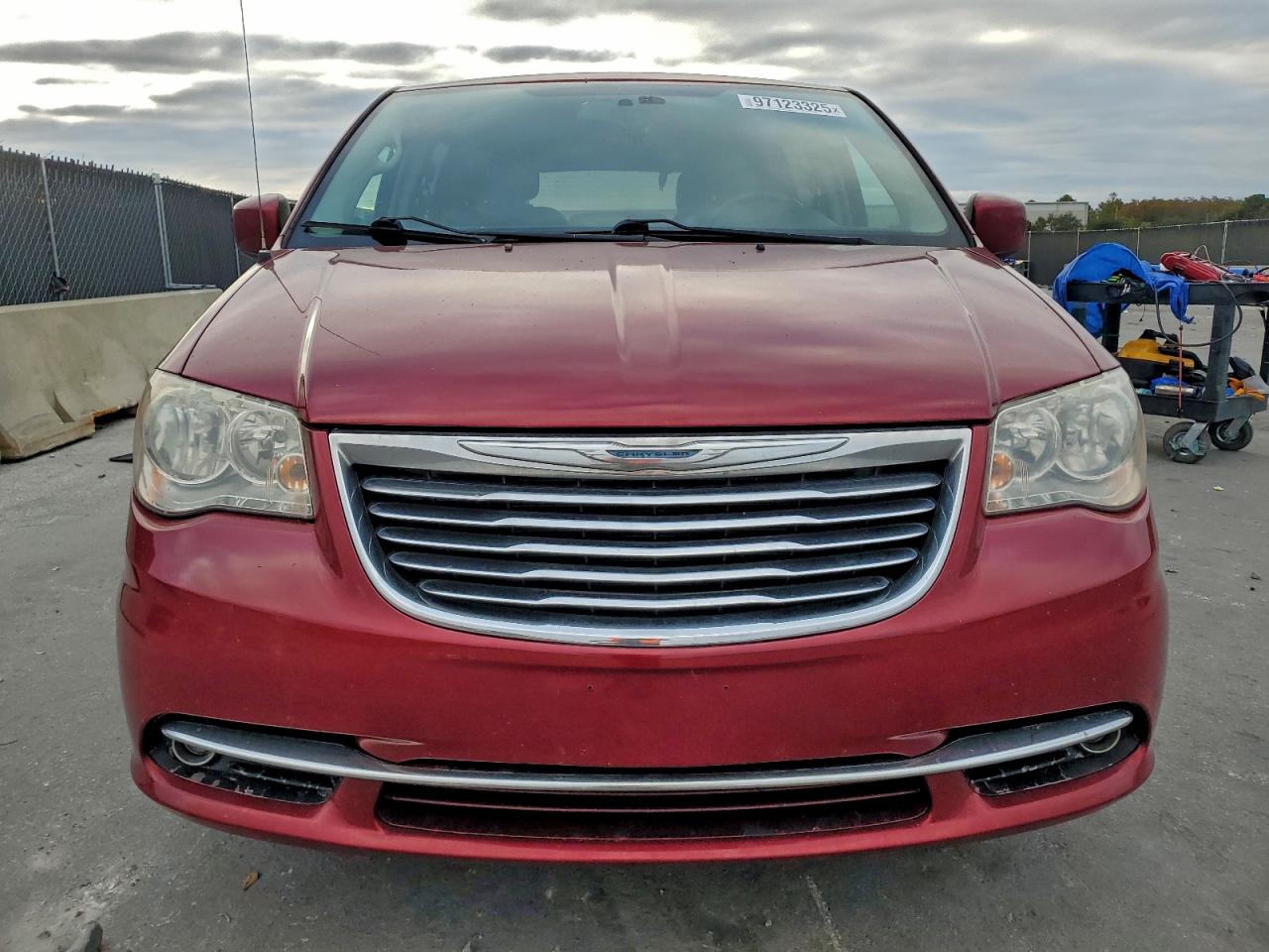 2013 CHRYSLER TOWN & COUNTRY TOURING photo 5