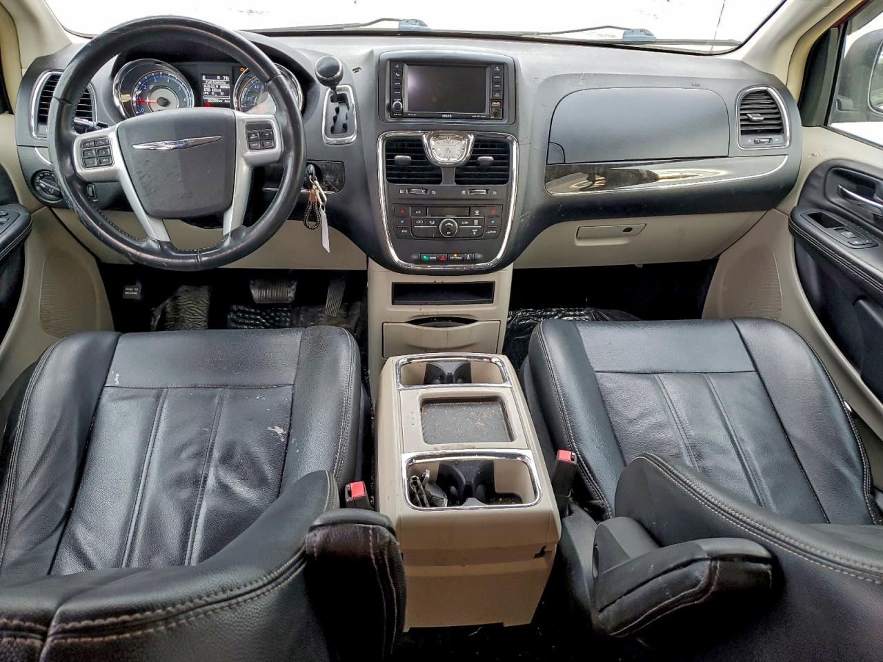 2013 CHRYSLER TOWN & COUNTRY TOURING photo 8